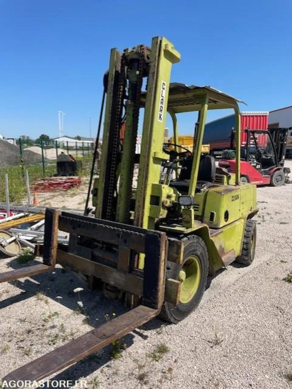 Chariot elevateur Clark 3.5 T - Dyzelinis krautuvas: foto 1 Chariot elevateur Clark 3.5 T - Dyzelinis krautuvas: foto 1