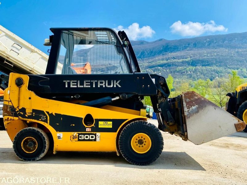 Chariot télescopique Teletruk JCB TLT30D - Année 2004 - 3870 h - Teleskopinis krautuvas: foto 5 Chariot télescopique Teletruk JCB TLT30D - Année 2004 - 3870 h - Teleskopinis krautuvas: foto 5