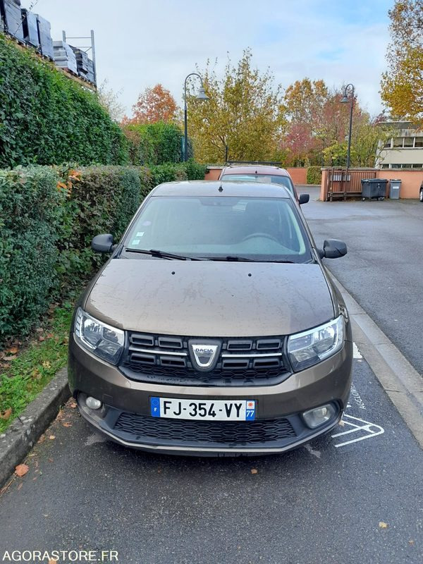 Dacia SADERO - Lengvasis automobilis: foto 2 Dacia SADERO - Lengvasis automobilis: foto 2