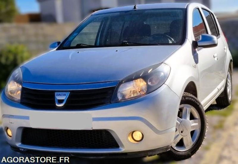 Dacia Sandero MPI GPL/ ESSENCE 176000km - Lengvasis automobilis: foto 1 Dacia Sandero MPI GPL/ ESSENCE 176000km - Lengvasis automobilis: foto 1