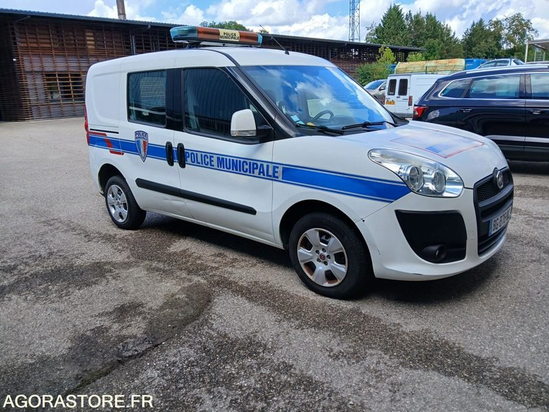 FIAT DOBLO C.1.3MTJ - Mažas furgonas: foto 2 FIAT DOBLO C.1.3MTJ - Mažas furgonas: foto 2