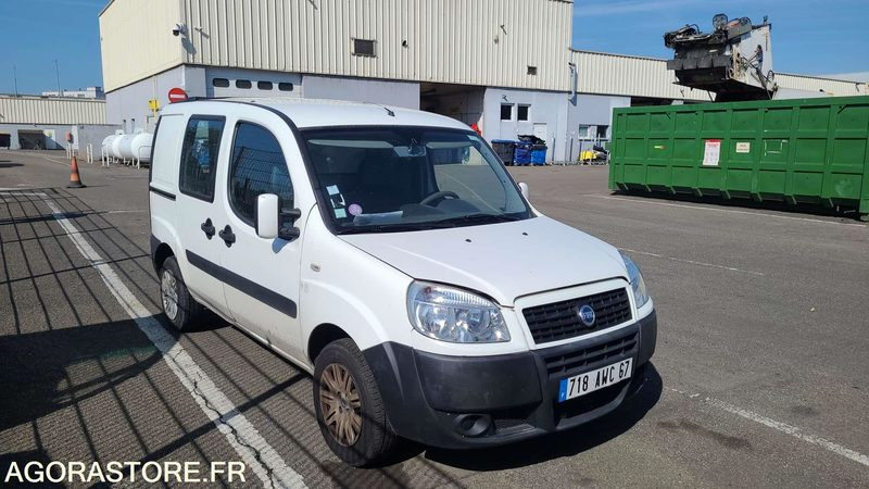 FIAT DOBLO CARGO - 2007 - 98427KM - 718 AWC 67 - Mažas furgonas: foto 2 FIAT DOBLO CARGO - 2007 - 98427KM - 718 AWC 67 - Mažas furgonas: foto 2
