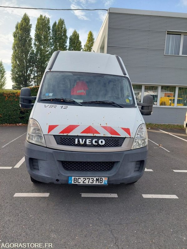 FOURGON IVECO AVEC GROUPE HP 371482 KMS / BC273MB (VENTE EXPORT UNIQUEMENT) - Krovininis mikroautobusas: foto 1 FOURGON IVECO AVEC GROUPE HP 371482 KMS / BC273MB (VENTE EXPORT UNIQUEMENT) - Krovininis mikroautobusas: foto 1