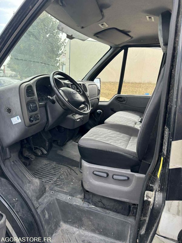 Fourgon FORD - Transport de 2 Chevaux - 2004 - 137 510 KM - Krovininis mikroautobusas: foto 5 Fourgon FORD - Transport de 2 Chevaux - 2004 - 137 510 KM - Krovininis mikroautobusas: foto 5