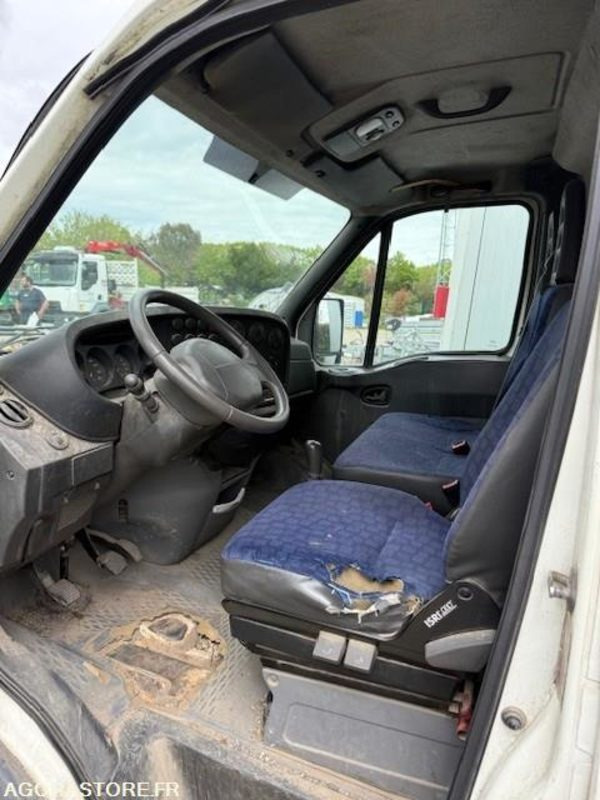 IVECO DAILY - 2003 - 173808KMS - Krovininis mikroautobusas: foto 2 IVECO DAILY - 2003 - 173808KMS - Krovininis mikroautobusas: foto 2
