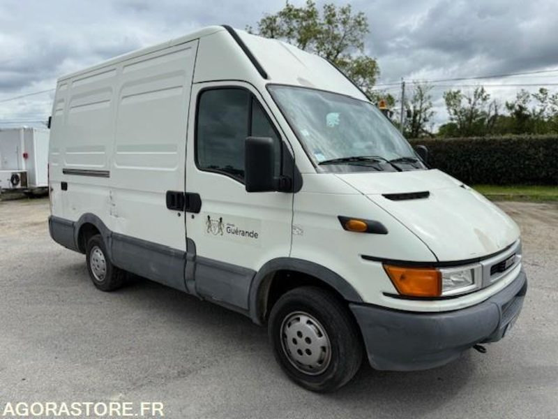 IVECO DAILY - 2003 - 173808KMS - Krovininis mikroautobusas: foto 5 IVECO DAILY - 2003 - 173808KMS - Krovininis mikroautobusas: foto 5