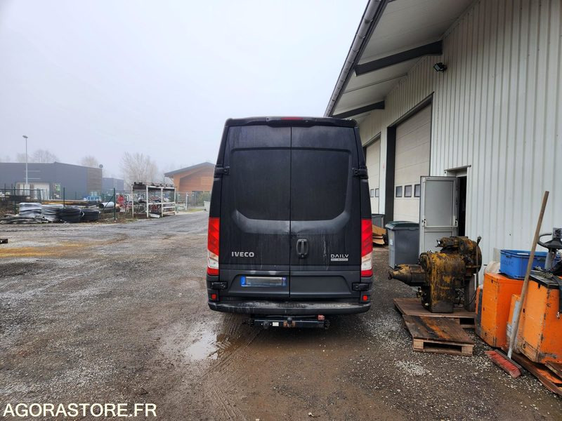 IVECO DAILY 35C21- 2017 / 170000 KM - Krovininis mikroautobusas: foto 4 IVECO DAILY 35C21- 2017 / 170000 KM - Krovininis mikroautobusas: foto 4