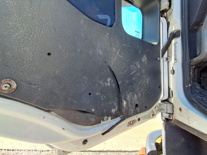 Hook-lift sunkvežimis IVECO GRUE AMPLIROLL 559000 kms 2009: foto 15 Hook-lift sunkvežimis IVECO GRUE AMPLIROLL 559000 kms 2009: foto 15