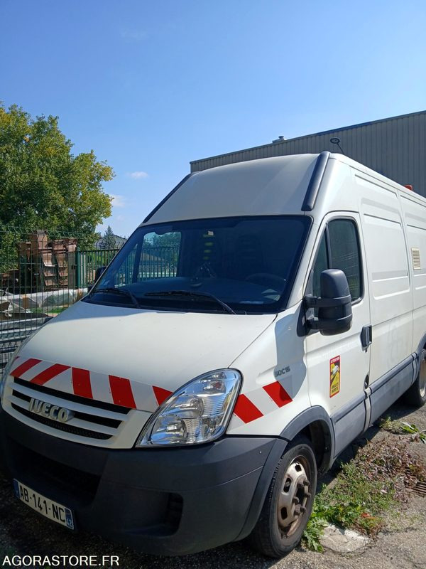 Iveco AB-141-NC - Gatvių šlavimo mašina: foto 2 Iveco AB-141-NC - Gatvių šlavimo mašina: foto 2