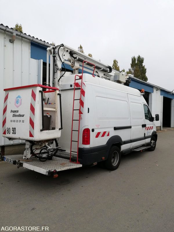 RENAULT MASCOTT avec nacelle France Elevateur - 2004 - 122152kms - Komercinis automobilis: foto 1 RENAULT MASCOTT avec nacelle France Elevateur - 2004 - 122152kms - Komercinis automobilis: foto 1