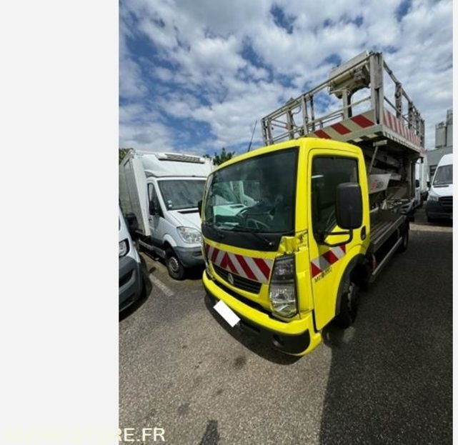 RENAULT MAXITY 2.5l 130CV NACELLE PASSERELLE ELEVATRICE - Komercinis automobilis: foto 1 RENAULT MAXITY 2.5l 130CV NACELLE PASSERELLE ELEVATRICE - Komercinis automobilis: foto 1