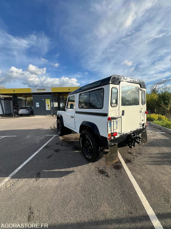 LAND ROVER DEFENDER 90 - Visureigis: foto 3 LAND ROVER DEFENDER 90 - Visureigis: foto 3