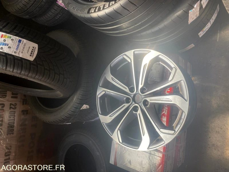 LOT DE 56 JANTES ALUMINIUM ORIGINE RENAULT ESPACE V EN 20 POUCES BI-TON - Įrankis/ Įranga: foto 1 LOT DE 56 JANTES ALUMINIUM ORIGINE RENAULT ESPACE V EN 20 POUCES BI-TON - Įrankis/ Įranga: foto 1