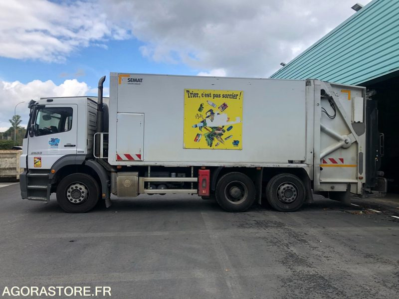 MERCEDES AXOR 26T-21m3 - 287235 kms - 2014 - Šiukšliavežis: foto 3 MERCEDES AXOR 26T-21m3 - 287235 kms - 2014 - Šiukšliavežis: foto 3