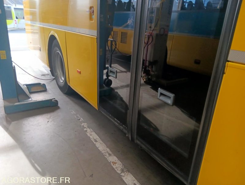 MERCEDES INTOURO N°083089 - Mokyklinis autobusas: foto 4 MERCEDES INTOURO N°083089 - Mokyklinis autobusas: foto 4