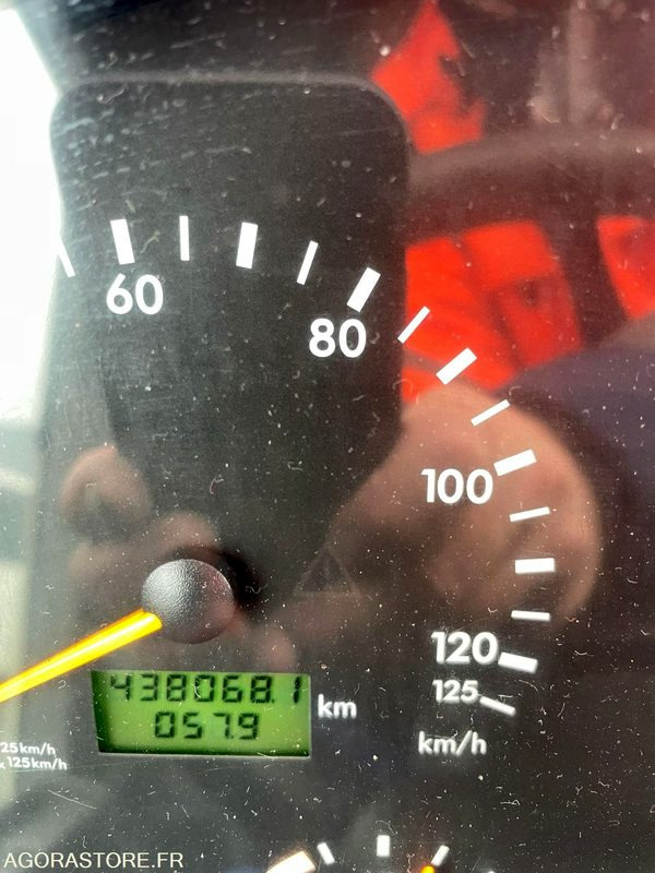 MERCEDES INTOURO N°093355 - Mokyklinis autobusas: foto 4 MERCEDES INTOURO N°093355 - Mokyklinis autobusas: foto 4