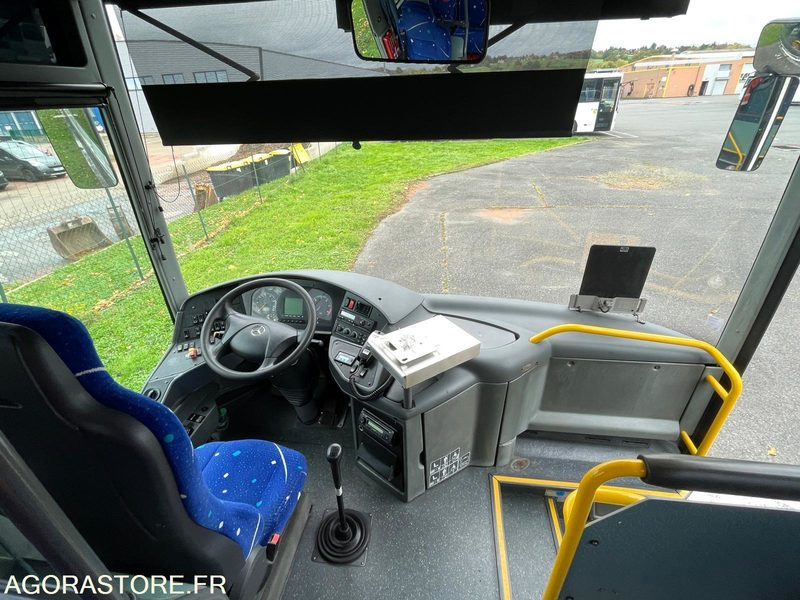 MERCEDES INTOURO N°095010 - Mokyklinis autobusas: foto 5 MERCEDES INTOURO N°095010 - Mokyklinis autobusas: foto 5