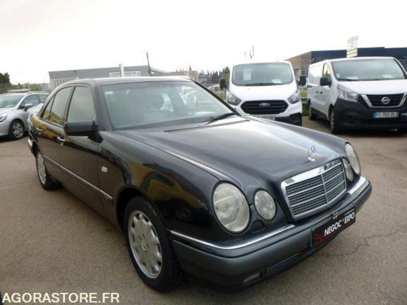 MERCEDES classe E 420 v8 W210 - 1996 - immatriculation espagnole vente pour pro - Lengvasis automobilis: foto 1 MERCEDES classe E 420 v8 W210 - 1996 - immatriculation espagnole vente pour pro - Lengvasis automobilis: foto 1