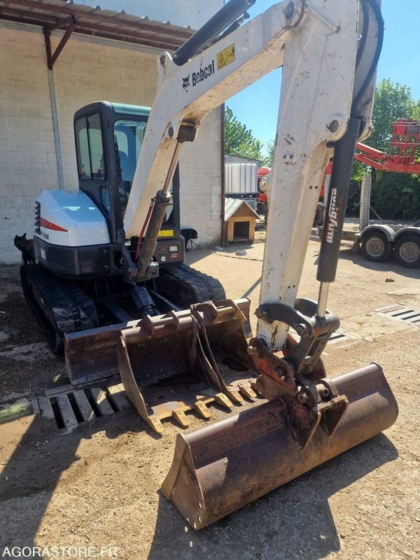 MINI PELLE SUR CHENILLE CAOUTCHOUC BOBCAT 5T E45 AVEC 3 GODETS - 2017 - 1715h - Mini ekskavatorius: foto 1 MINI PELLE SUR CHENILLE CAOUTCHOUC BOBCAT 5T E45 AVEC 3 GODETS - 2017 - 1715h - Mini ekskavatorius: foto 1