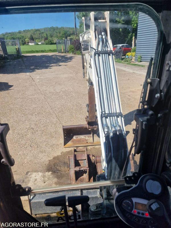 MINI PELLE SUR CHENILLE CAOUTCHOUC BOBCAT 5T E45 AVEC 3 GODETS - Mini ekskavatorius: foto 3 MINI PELLE SUR CHENILLE CAOUTCHOUC BOBCAT 5T E45 AVEC 3 GODETS - Mini ekskavatorius: foto 3