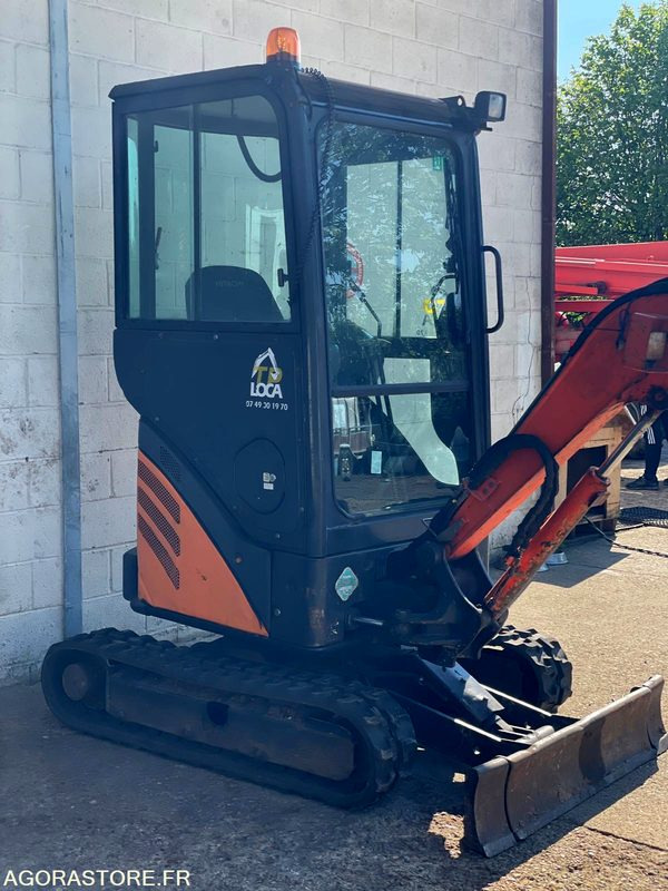 MINI-PELLE SUR CHENILLE CAOUTCHOUC HITACHI ZX17U-2 15CV 1.9T AVEC 3 GODETS - Ekskavatorius: foto 4 MINI-PELLE SUR CHENILLE CAOUTCHOUC HITACHI ZX17U-2 15CV 1.9T AVEC 3 GODETS - Ekskavatorius: foto 4