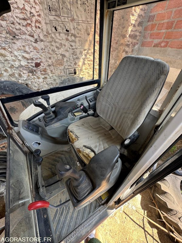 MINI-PELLE - VOLVO ECR 38 - 2007 - 6805 HEURES (3 GODETS FOURNIS) - Mini ekskavatorius: foto 3 MINI-PELLE - VOLVO ECR 38 - 2007 - 6805 HEURES (3 GODETS FOURNIS) - Mini ekskavatorius: foto 3