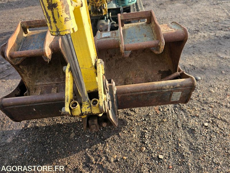 MINI-PELLE YANMAR VIO 10 - 2004 - 1952 HEURES - Mini ekskavatorius: foto 4 MINI-PELLE YANMAR VIO 10 - 2004 - 1952 HEURES - Mini ekskavatorius: foto 4