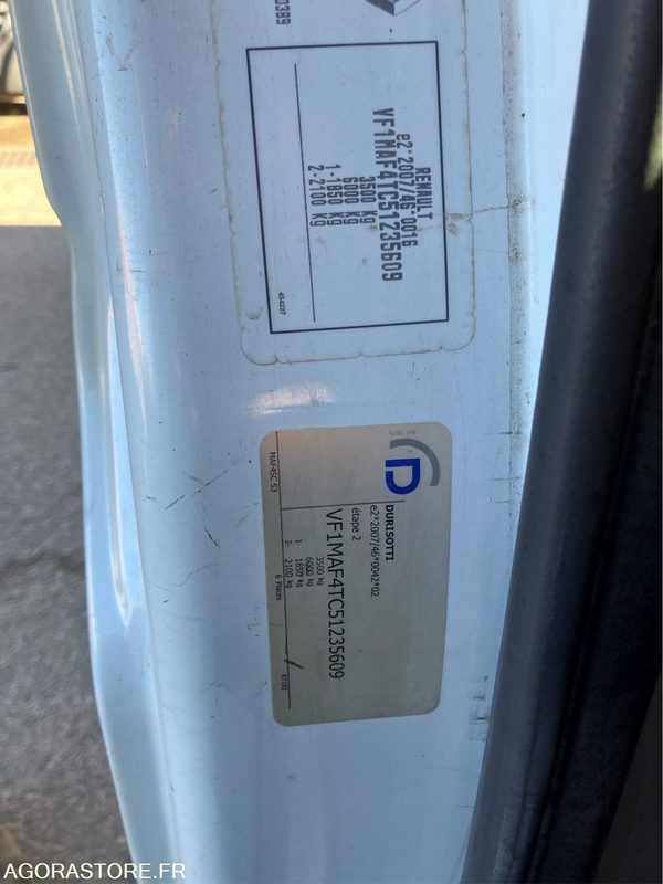 Master VU 4p Fourgon GD CONFORT - 2014 / 163463 KM (P1511126) - Krovininis mikroautobusas: foto 3 Master VU 4p Fourgon GD CONFORT - 2014 / 163463 KM (P1511126) - Krovininis mikroautobusas: foto 3