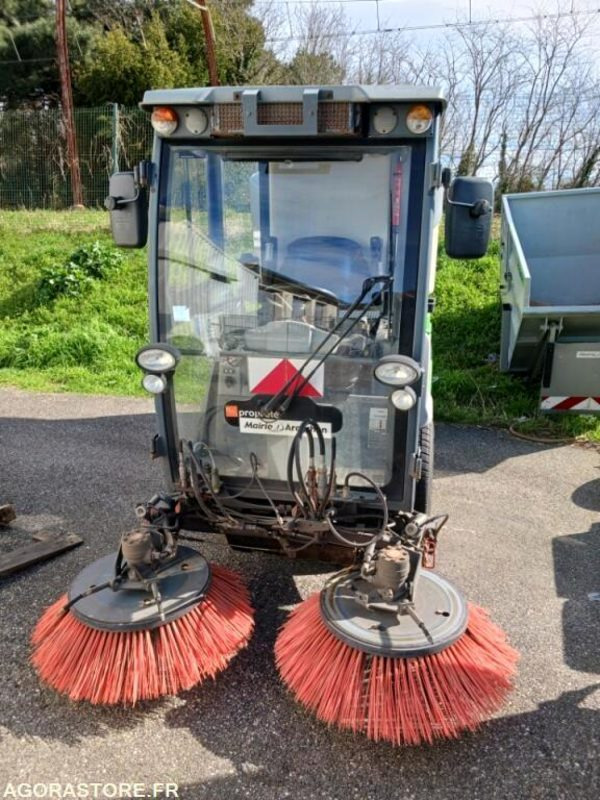 Mini balayeuse HAKO C1250 - Gatvių šlavimo mašina: foto 1 Mini balayeuse HAKO C1250 - Gatvių šlavimo mašina: foto 1
