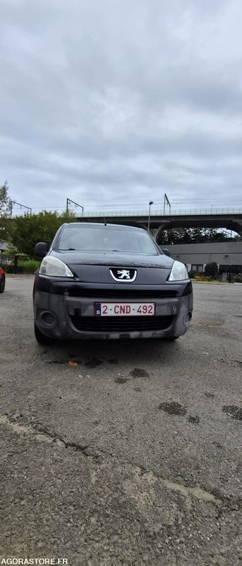 Monospace Peugeot Partner - 2012 - 296 080km - Lengvasis automobilis: foto 2 Monospace Peugeot Partner - 2012 - 296 080km - Lengvasis automobilis: foto 2