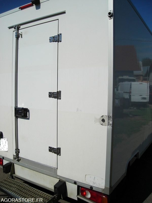 OPEL VIVARO FRIGORIFIQUE - 2017 - 159600KM - Furgonas šaldytuvas: foto 3 OPEL VIVARO FRIGORIFIQUE - 2017 - 159600KM - Furgonas šaldytuvas: foto 3