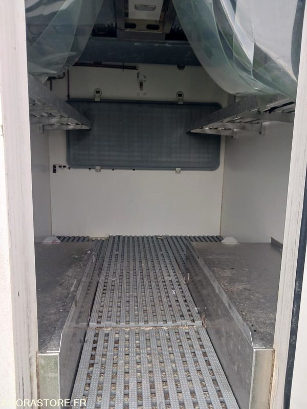 OPEL VIVARO FRIGORIFIQUE - 2017 - 159600KM - Furgonas šaldytuvas: foto 4 OPEL VIVARO FRIGORIFIQUE - 2017 - 159600KM - Furgonas šaldytuvas: foto 4