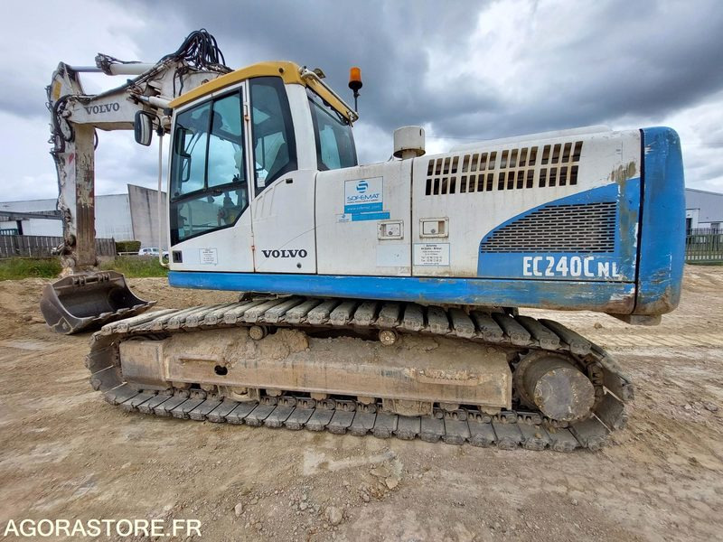 PELLE A CHENILLES VOLVO EC 240 NLC - 2011 / 12 568 HEURES - Ekskavatorius: foto 2 PELLE A CHENILLES VOLVO EC 240 NLC - 2011 / 12 568 HEURES - Ekskavatorius: foto 2