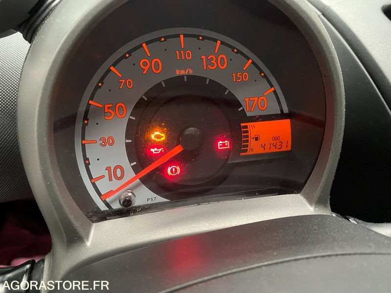 PEUGEOT 107 - Lengvasis automobilis: foto 3 PEUGEOT 107 - Lengvasis automobilis: foto 3