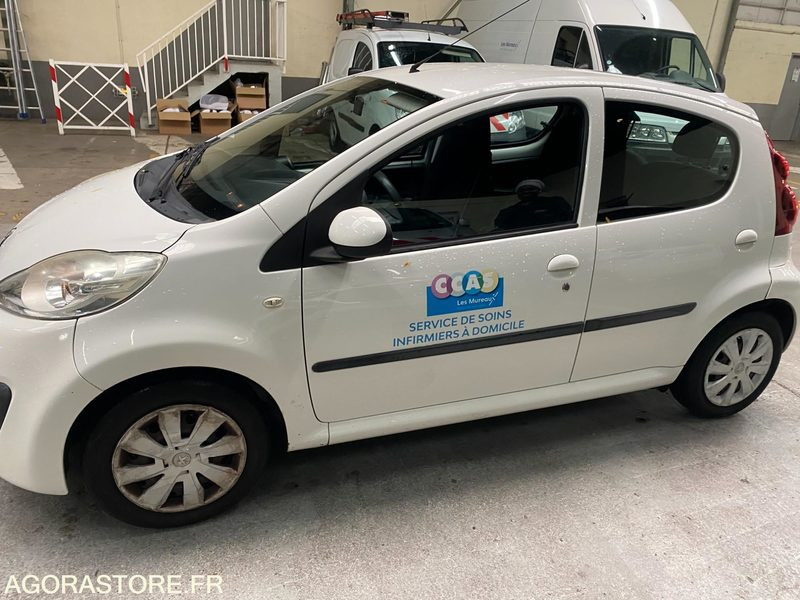 PEUGEOT 107 - Lengvasis automobilis: foto 2 PEUGEOT 107 - Lengvasis automobilis: foto 2