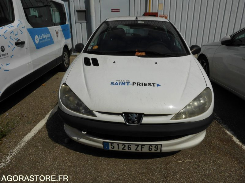 PEUGEOT 206 - Lengvasis automobilis: foto 1 PEUGEOT 206 - Lengvasis automobilis: foto 1