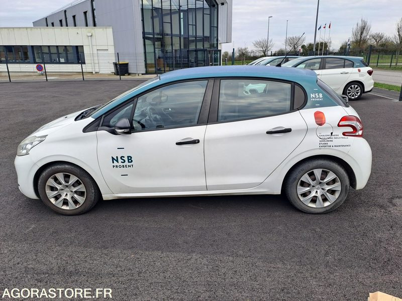 PEUGEOT 208 - 2013 / 191229 KM - Lengvasis automobilis: foto 5 PEUGEOT 208 - 2013 / 191229 KM - Lengvasis automobilis: foto 5