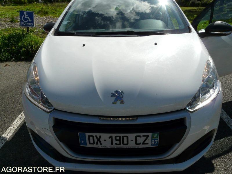 PEUGEOT 208 DX190CZ - Lengvasis automobilis: foto 1 PEUGEOT 208 DX190CZ - Lengvasis automobilis: foto 1