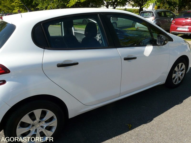 PEUGEOT 208 DX207CZ - Lengvasis automobilis: foto 3 PEUGEOT 208 DX207CZ - Lengvasis automobilis: foto 3