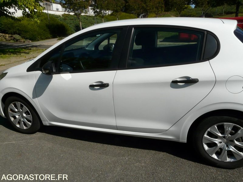 PEUGEOT 208 DX207CZ - Lengvasis automobilis: foto 4 PEUGEOT 208 DX207CZ - Lengvasis automobilis: foto 4