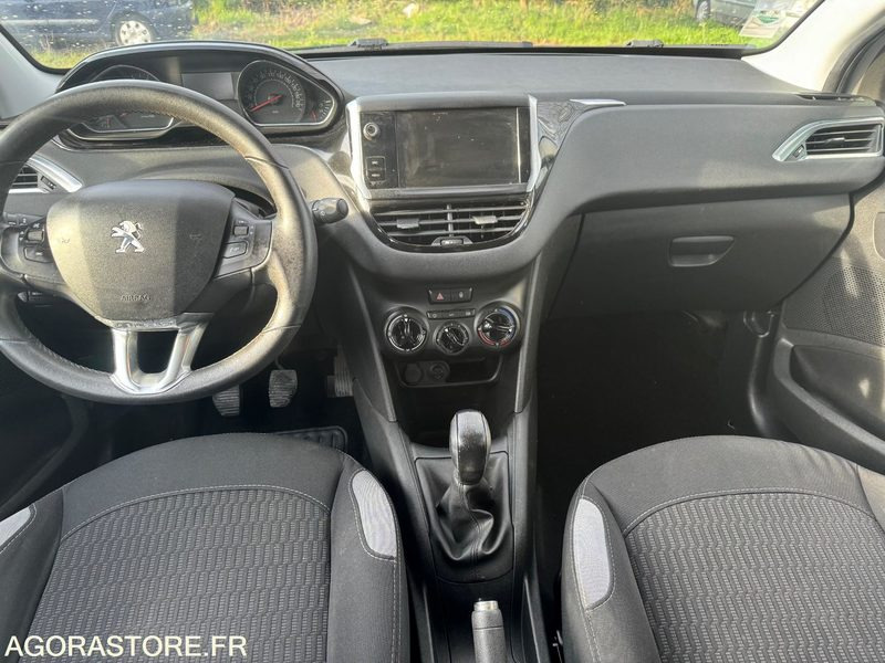 PEUGEOT 208 STYLE- 1.2 VTI 82 CV - 144 100 KM - Lengvasis automobilis: foto 5 PEUGEOT 208 STYLE- 1.2 VTI 82 CV - 144 100 KM - Lengvasis automobilis: foto 5