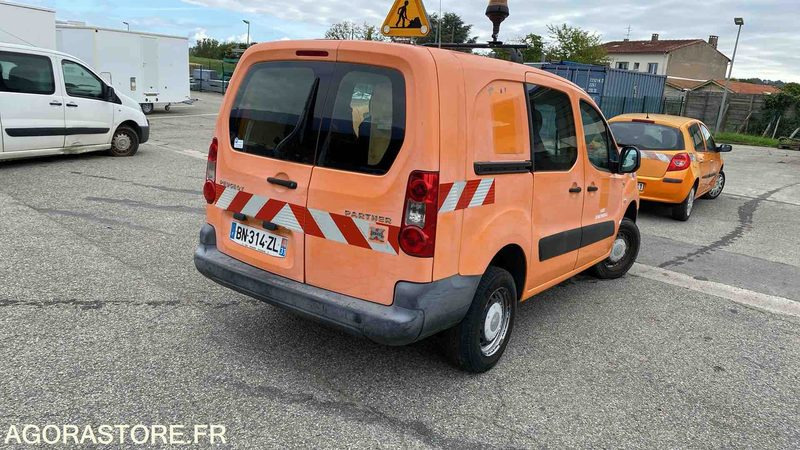 PEUGEOT PARTNER 4X4 DANGEL - 182618 KM - Mažas furgonas: foto 4 PEUGEOT PARTNER 4X4 DANGEL - 182618 KM - Mažas furgonas: foto 4
