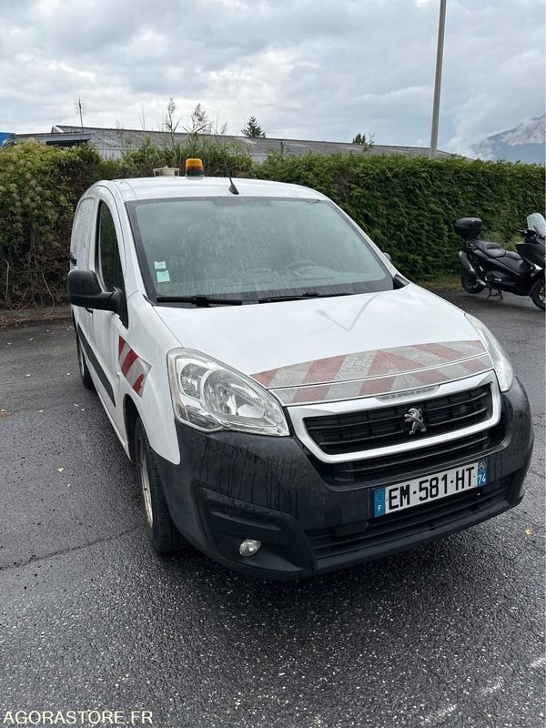 PEUGEOT Partner 1.6 BLUEHDI 100 STANDA - 2017 - 222650 KM- P1006158 - Mažas furgonas: foto 1 PEUGEOT Partner 1.6 BLUEHDI 100 STANDA - 2017 - 222650 KM- P1006158 - Mažas furgonas: foto 1