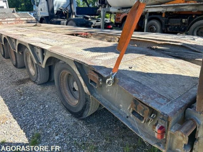 PORTE ENGINS KAISER 4 ESSIEUX 2001 - Žemo profilio platforma priekaba: foto 5 PORTE ENGINS KAISER 4 ESSIEUX 2001 - Žemo profilio platforma priekaba: foto 5