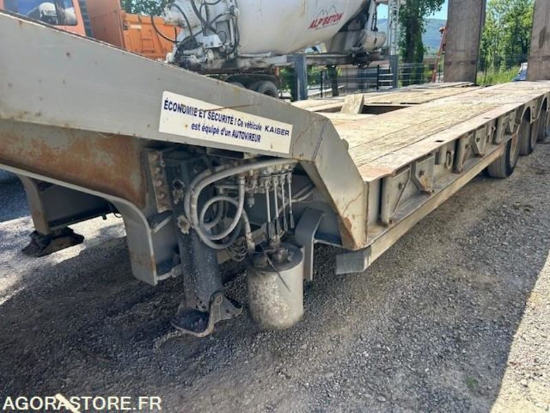 PORTE ENGINS KAISER 4 ESSIEUX 2001 - Žemo profilio platforma priekaba: foto 2 PORTE ENGINS KAISER 4 ESSIEUX 2001 - Žemo profilio platforma priekaba: foto 2