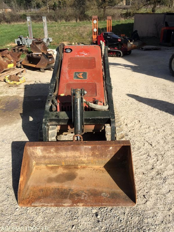PORTE OUTILS à chenilles DITCH WITCH SK500 - Krautuvas: foto 3 PORTE OUTILS à chenilles DITCH WITCH SK500 - Krautuvas: foto 3