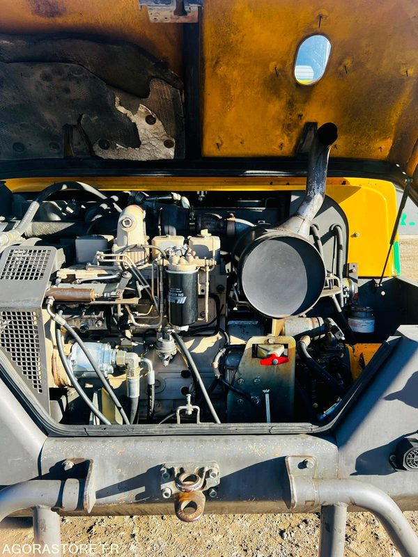 Pelle Mecalac 12MXT - 2004 - 4523 HEURES - Ekskavatorius: foto 5 Pelle Mecalac 12MXT - 2004 - 4523 HEURES - Ekskavatorius: foto 5