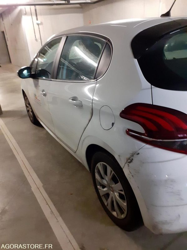Peugeot 208 - 2015 - 210947kms - Lengvasis automobilis: foto 3 Peugeot 208 - 2015 - 210947kms - Lengvasis automobilis: foto 3