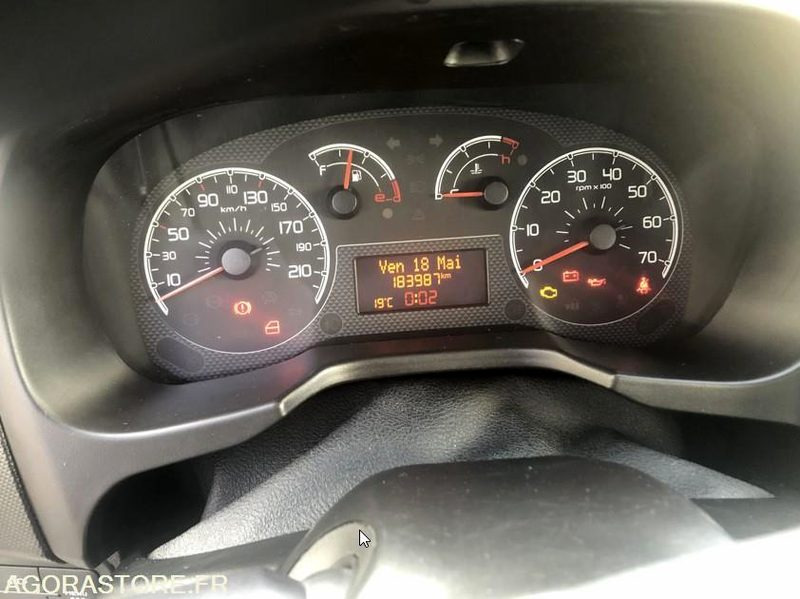 Peugeot BIPPER diesel de 2014 (réf. interne 4253) - Mažas furgonas: foto 4 Peugeot BIPPER diesel de 2014 (réf. interne 4253) - Mažas furgonas: foto 4
