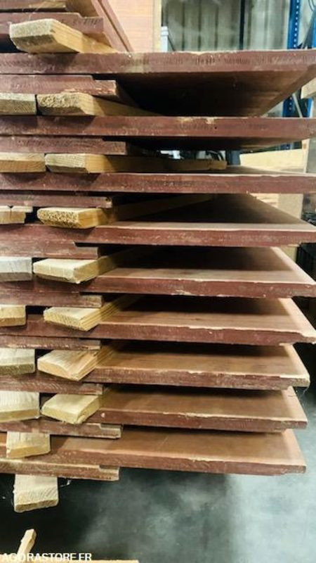 Plancher en Epicea 75 m2 - Buitinis konteineris: foto 4 Plancher en Epicea 75 m2 - Buitinis konteineris: foto 4